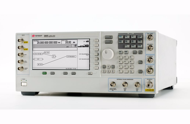 Векторный генератор сигналов PSG E8267D