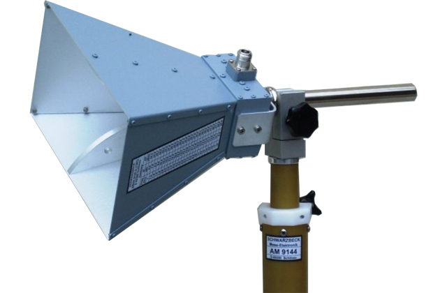 Двухгребневая широкополосная рупорная антенна BBHA 9120 D