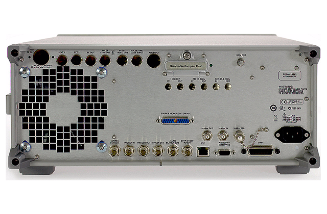 Аналоговый генератор ВЧ-сигналов PSG E8663D
