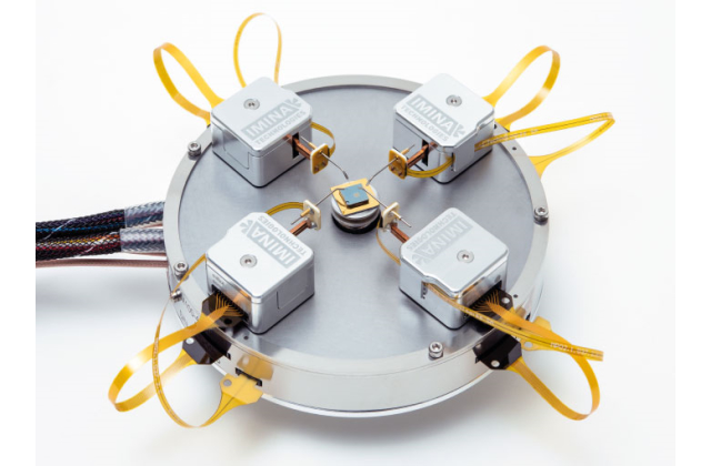 Роботизированные манипуляторы miBot компании Imina technologies