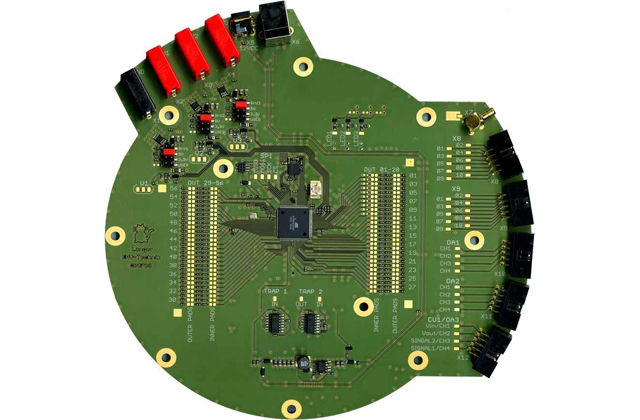 4-координатная система позиционирования для контроля ЭМС микросхем ICS 105 set