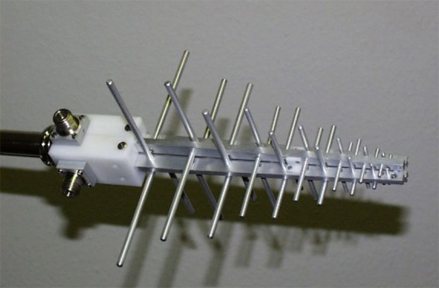 Широкополосная логопериодическая антенна двойной поляризации XSLP 9142