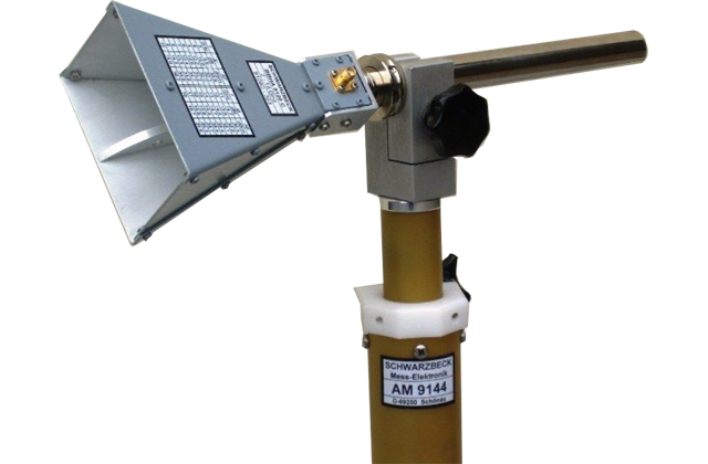 Двухгребневая широкополосная рупорная антенна BBHA 9120 C 